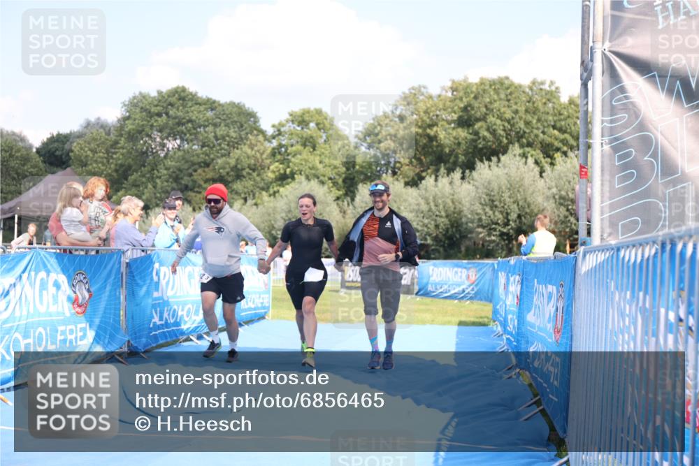 25.08.2024 - Elbe Triathlon Hamburg H.Heesch http://msf.ph/oto/6856465 25.08.2024 16:12:19 Ziel  meine-sportfotos.de