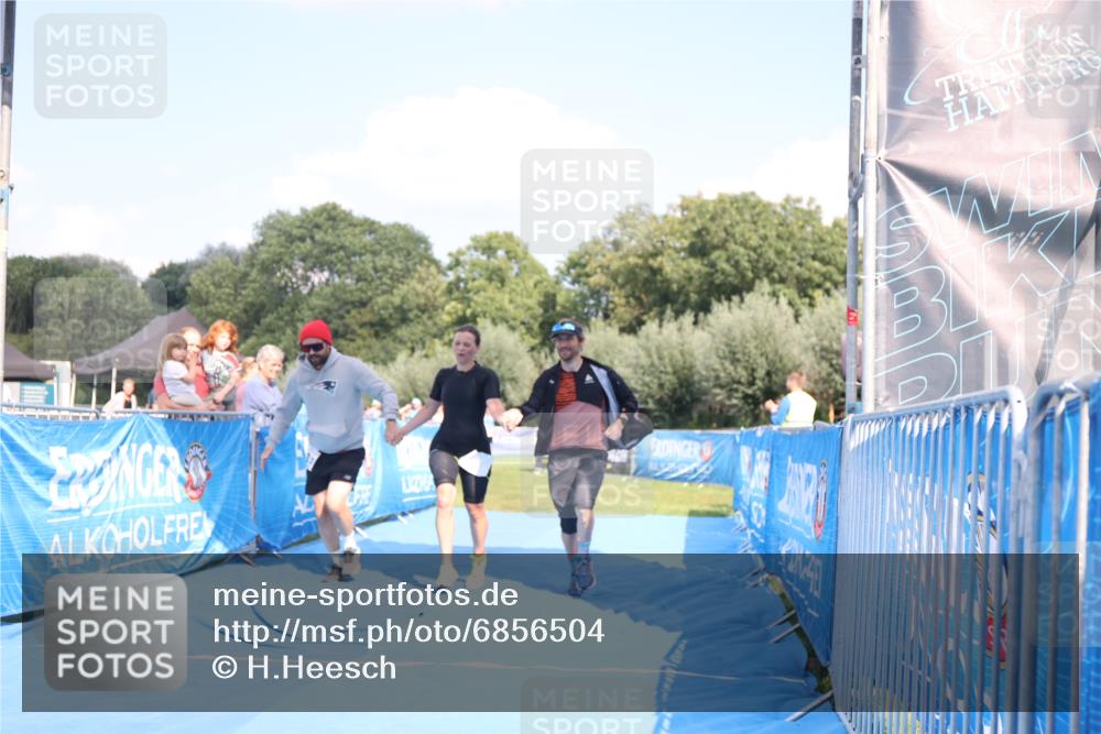 25.08.2024 - Elbe Triathlon Hamburg H.Heesch http://msf.ph/oto/6856504 25.08.2024 16:12:19 Ziel  meine-sportfotos.de