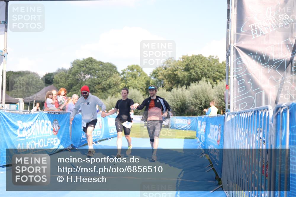 25.08.2024 - Elbe Triathlon Hamburg H.Heesch http://msf.ph/oto/6856510 25.08.2024 16:12:19 Ziel  meine-sportfotos.de