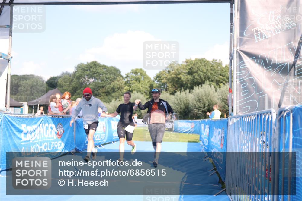25.08.2024 - Elbe Triathlon Hamburg H.Heesch http://msf.ph/oto/6856515 25.08.2024 16:12:19 Ziel  meine-sportfotos.de