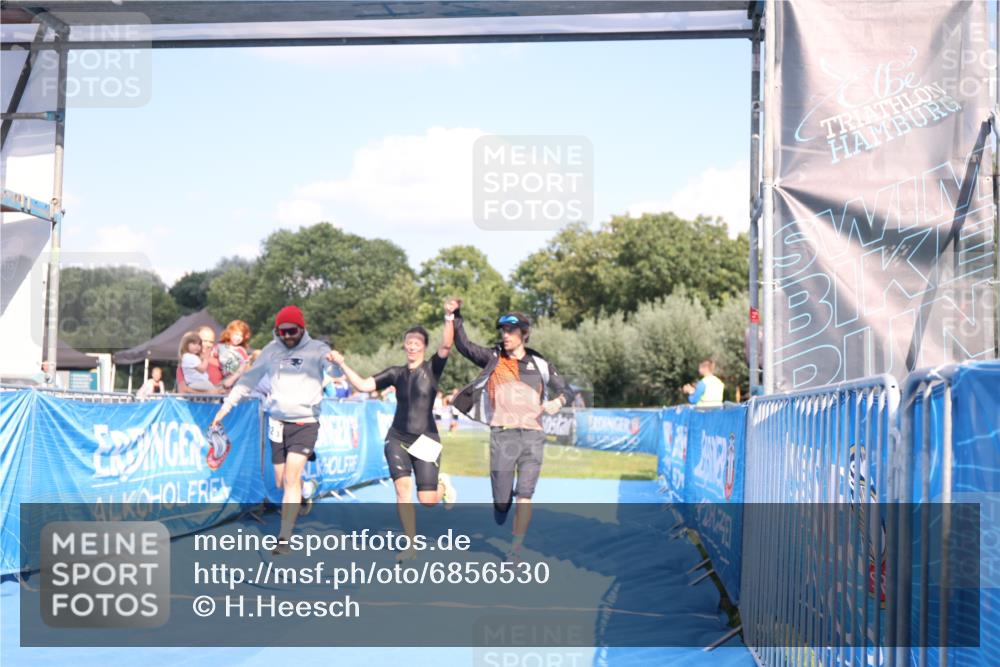 25.08.2024 - Elbe Triathlon Hamburg H.Heesch http://msf.ph/oto/6856530 25.08.2024 16:12:19 Ziel  meine-sportfotos.de