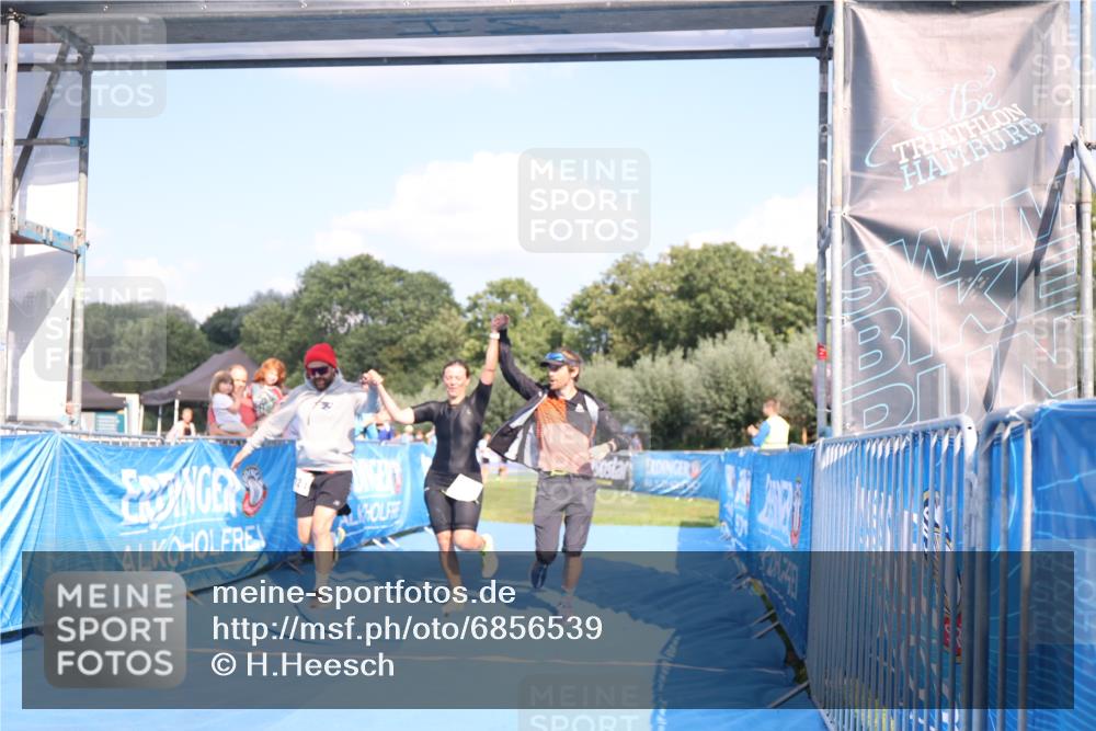 25.08.2024 - Elbe Triathlon Hamburg H.Heesch http://msf.ph/oto/6856539 25.08.2024 16:12:19 Ziel  meine-sportfotos.de
