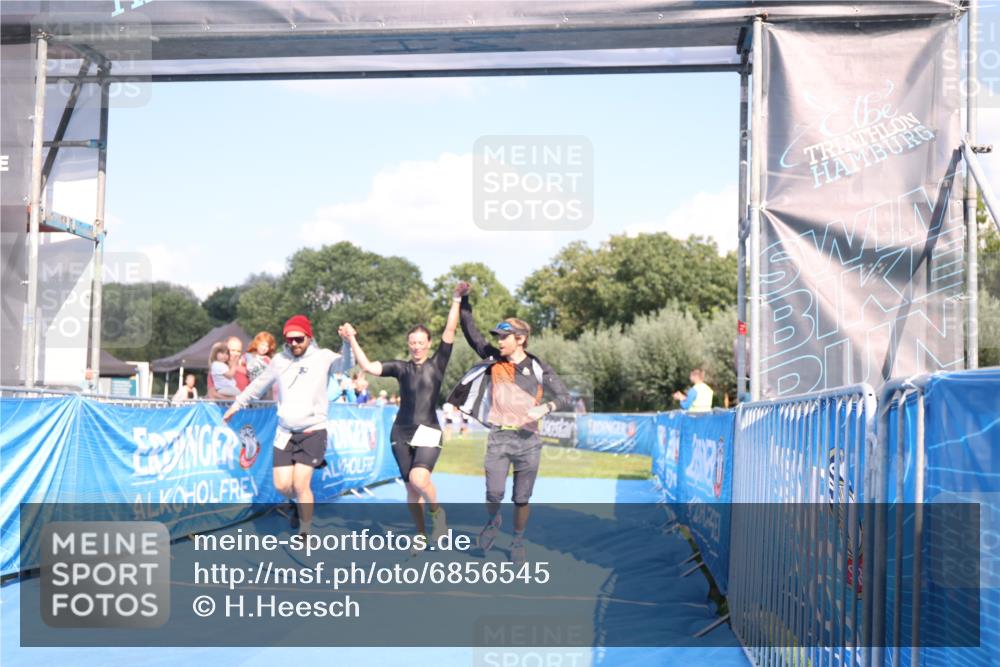 25.08.2024 - Elbe Triathlon Hamburg H.Heesch http://msf.ph/oto/6856545 25.08.2024 16:12:19 Ziel  meine-sportfotos.de