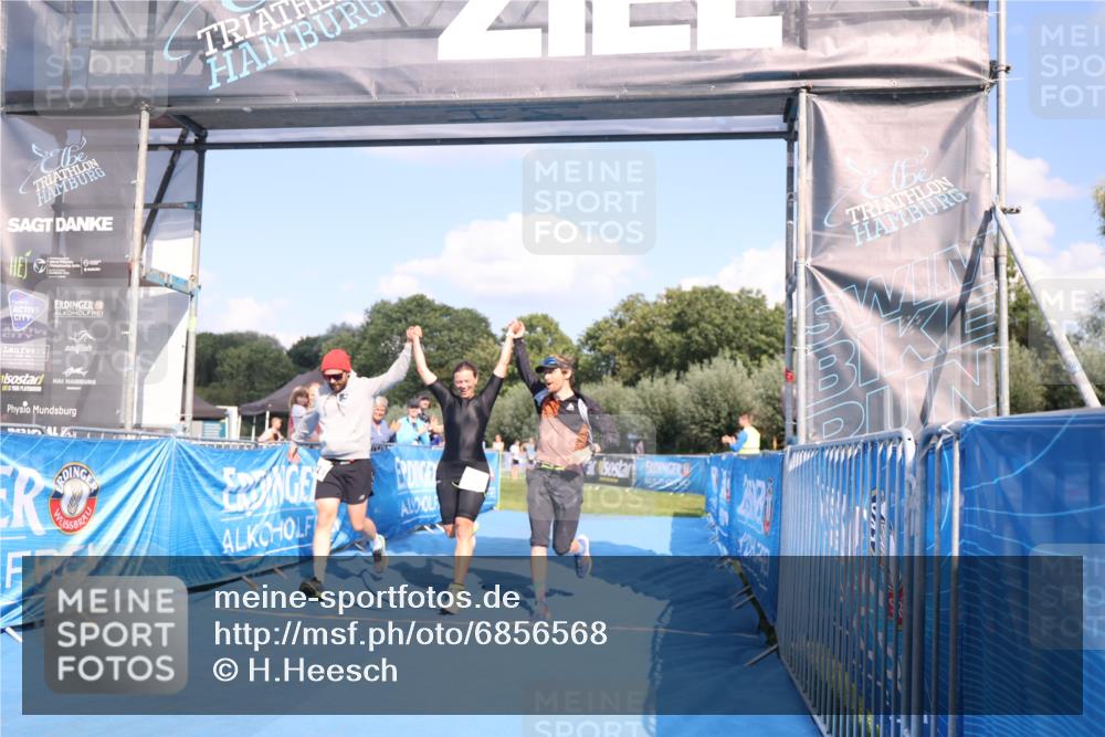 25.08.2024 - Elbe Triathlon Hamburg H.Heesch http://msf.ph/oto/6856568 25.08.2024 16:12:20 Ziel  meine-sportfotos.de