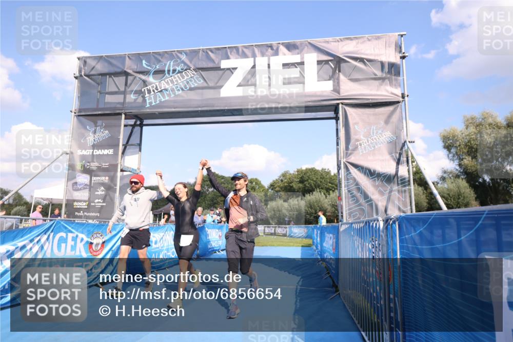 25.08.2024 - Elbe Triathlon Hamburg H.Heesch http://msf.ph/oto/6856654 25.08.2024 16:12:20 Ziel  meine-sportfotos.de