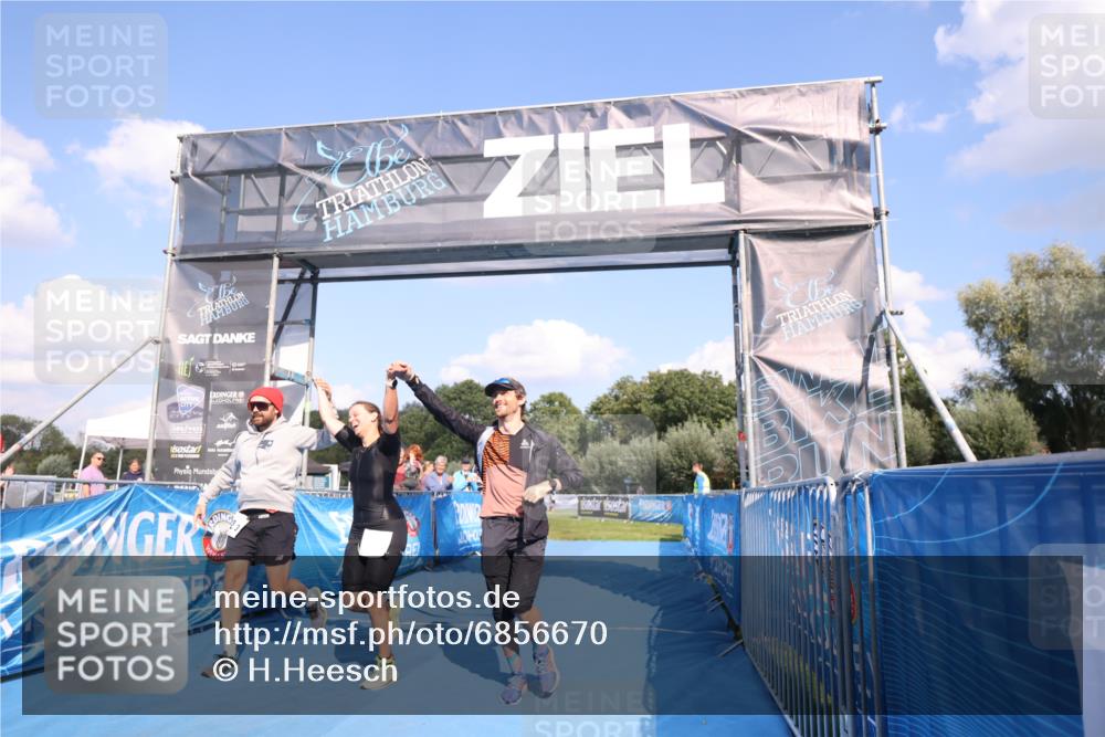 25.08.2024 - Elbe Triathlon Hamburg H.Heesch http://msf.ph/oto/6856670 25.08.2024 16:12:20 Ziel  meine-sportfotos.de