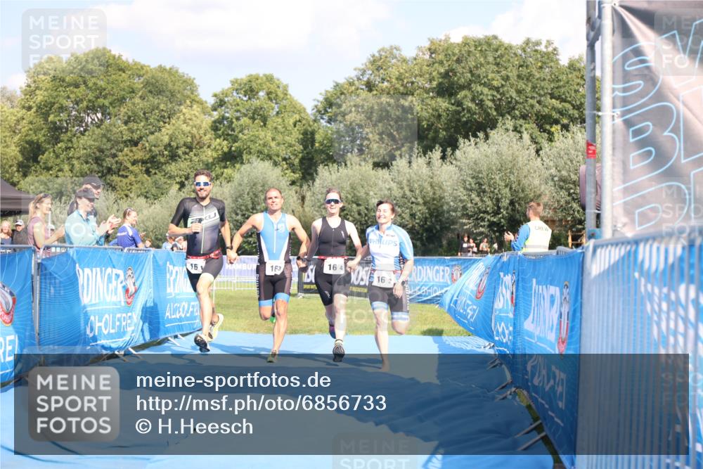 25.08.2024 - Elbe Triathlon Hamburg H.Heesch http://msf.ph/oto/6856733 25.08.2024 16:12:44 Ziel  meine-sportfotos.de