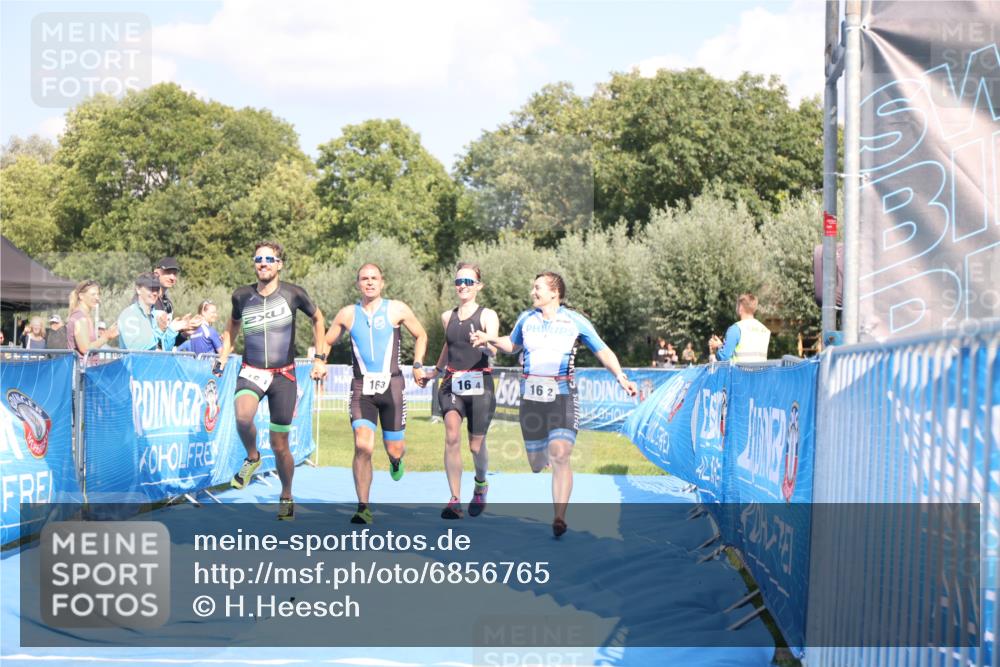 25.08.2024 - Elbe Triathlon Hamburg H.Heesch http://msf.ph/oto/6856765 25.08.2024 16:12:45 Ziel  meine-sportfotos.de