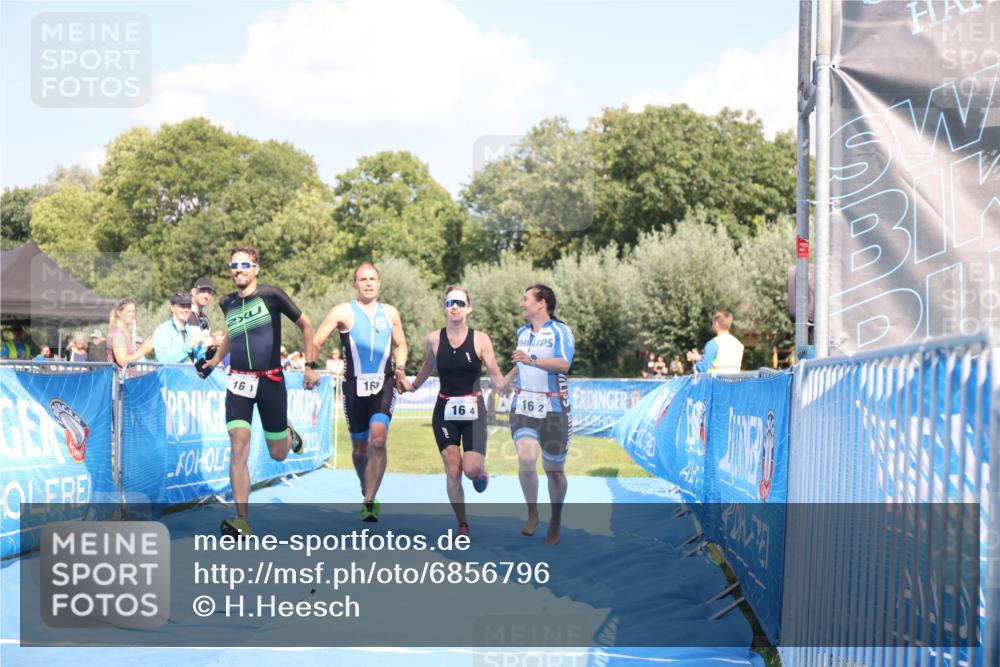 25.08.2024 - Elbe Triathlon Hamburg H.Heesch http://msf.ph/oto/6856796 25.08.2024 16:12:45 Ziel  meine-sportfotos.de