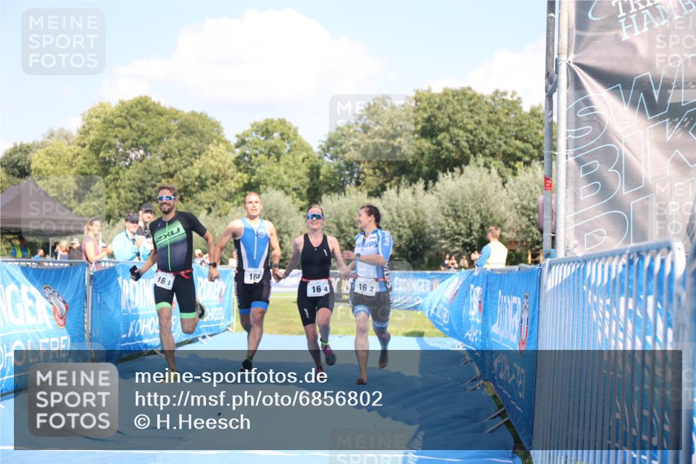 25.08.2024 - Elbe Triathlon Hamburg H.Heesch http://msf.ph/oto/6856802 25.08.2024 16:12:45 Ziel  meine-sportfotos.de