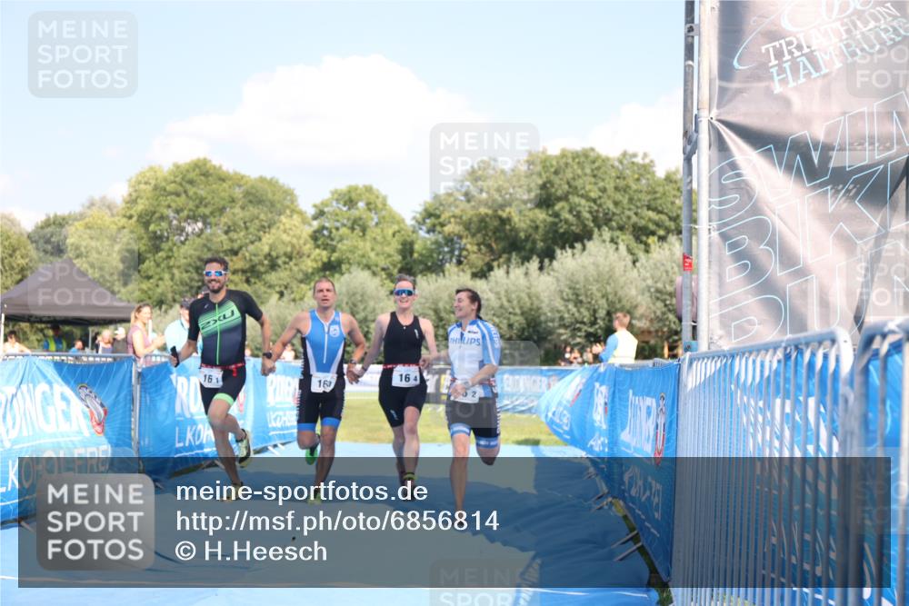 25.08.2024 - Elbe Triathlon Hamburg H.Heesch http://msf.ph/oto/6856814 25.08.2024 16:12:45 Ziel  meine-sportfotos.de