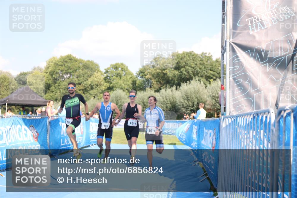 25.08.2024 - Elbe Triathlon Hamburg H.Heesch http://msf.ph/oto/6856824 25.08.2024 16:12:45 Ziel  meine-sportfotos.de