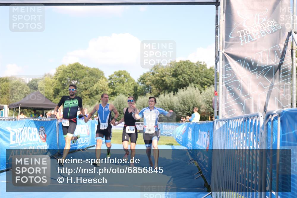 25.08.2024 - Elbe Triathlon Hamburg H.Heesch http://msf.ph/oto/6856845 25.08.2024 16:12:45 Ziel  meine-sportfotos.de