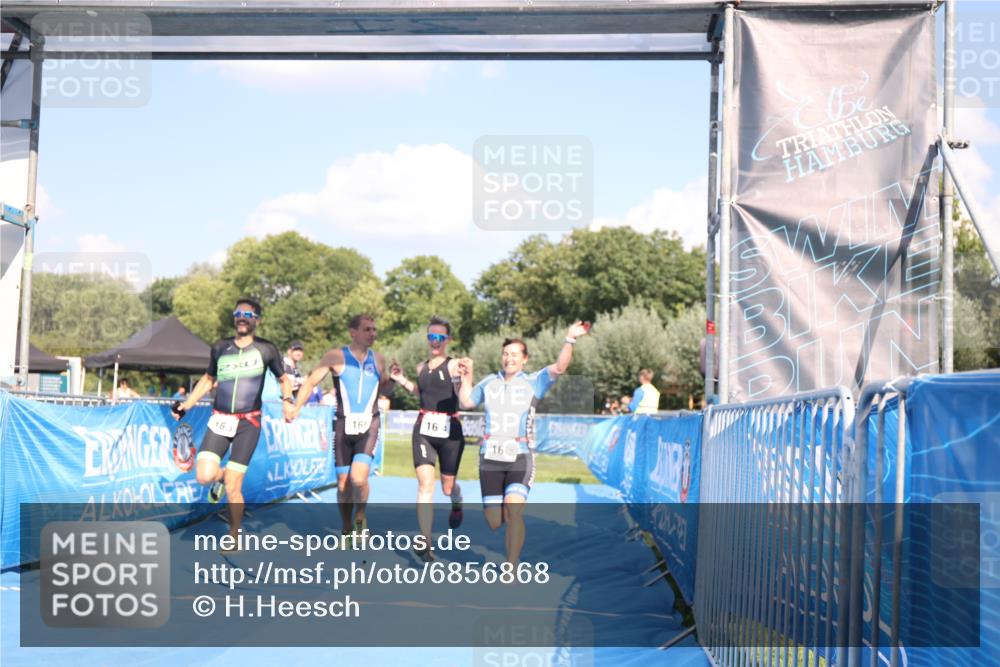 25.08.2024 - Elbe Triathlon Hamburg H.Heesch http://msf.ph/oto/6856868 25.08.2024 16:12:45 Ziel  meine-sportfotos.de