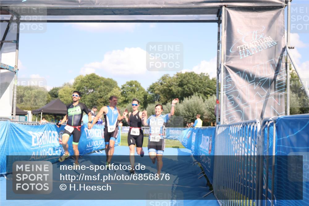 25.08.2024 - Elbe Triathlon Hamburg H.Heesch http://msf.ph/oto/6856876 25.08.2024 16:12:45 Ziel  meine-sportfotos.de