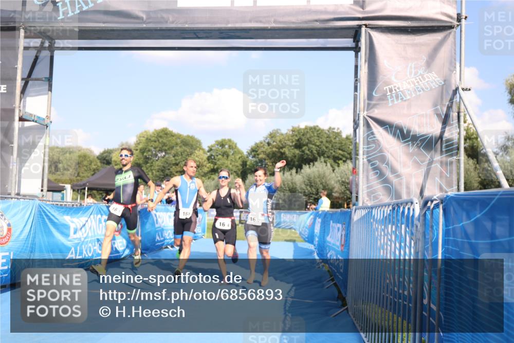 25.08.2024 - Elbe Triathlon Hamburg H.Heesch http://msf.ph/oto/6856893 25.08.2024 16:12:46 Ziel  meine-sportfotos.de