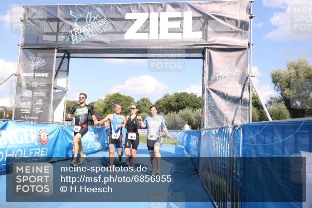 25.08.2024 - Elbe Triathlon Hamburg H.Heesch http://msf.ph/oto/6856955 25.08.2024 16:12:46 Ziel  meine-sportfotos.de