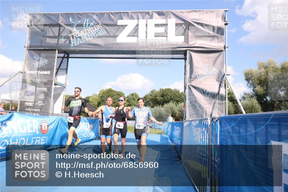 25.08.2024 - Elbe Triathlon Hamburg H.Heesch http://msf.ph/oto/6856960 25.08.2024 16:12:46 Ziel  meine-sportfotos.de