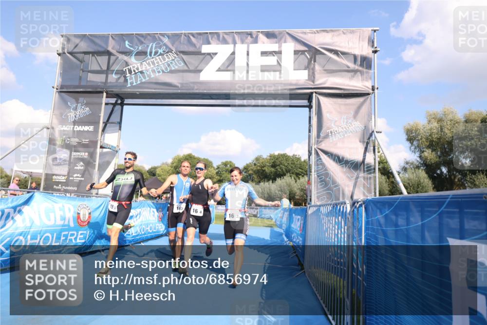 25.08.2024 - Elbe Triathlon Hamburg H.Heesch http://msf.ph/oto/6856974 25.08.2024 16:12:46 Ziel  meine-sportfotos.de