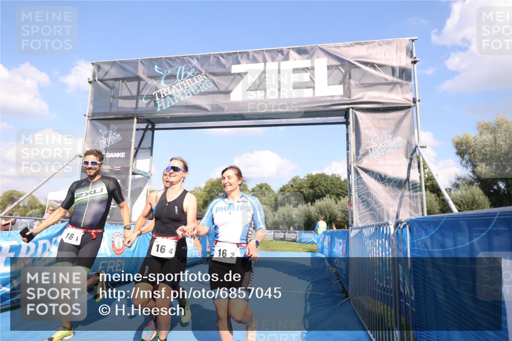 25.08.2024 - Elbe Triathlon Hamburg H.Heesch http://msf.ph/oto/6857045 25.08.2024 16:12:47 Ziel  meine-sportfotos.de