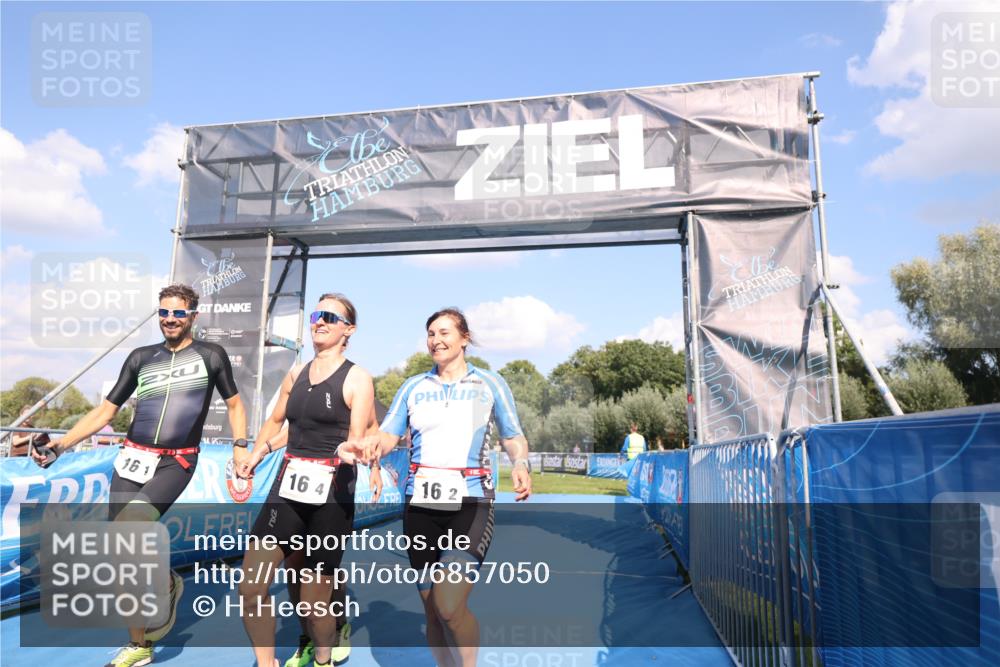 25.08.2024 - Elbe Triathlon Hamburg H.Heesch http://msf.ph/oto/6857050 25.08.2024 16:12:47 Ziel  meine-sportfotos.de