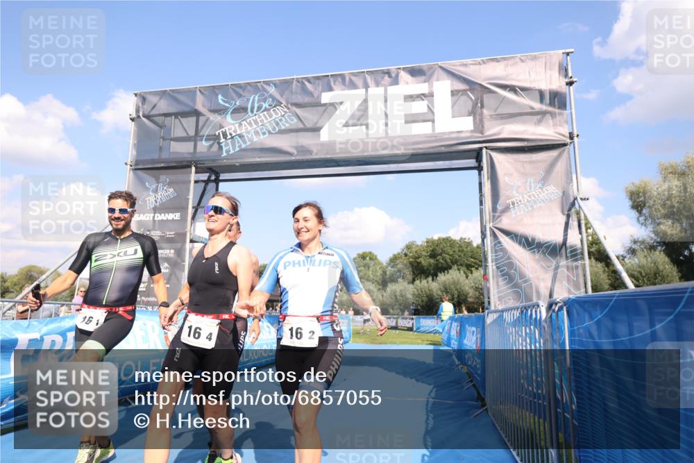 25.08.2024 - Elbe Triathlon Hamburg H.Heesch http://msf.ph/oto/6857055 25.08.2024 16:12:47 Ziel  meine-sportfotos.de