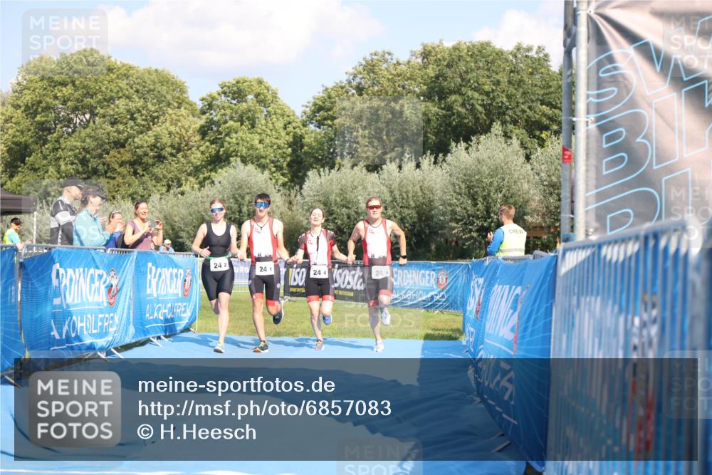 25.08.2024 - Elbe Triathlon Hamburg H.Heesch http://msf.ph/oto/6857083 25.08.2024 16:13:58 Ziel  meine-sportfotos.de