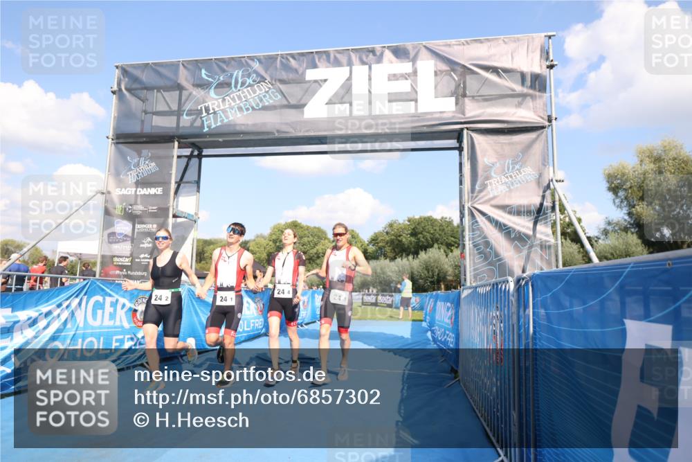 25.08.2024 - Elbe Triathlon Hamburg H.Heesch http://msf.ph/oto/6857302 25.08.2024 16:14:00 Ziel  meine-sportfotos.de