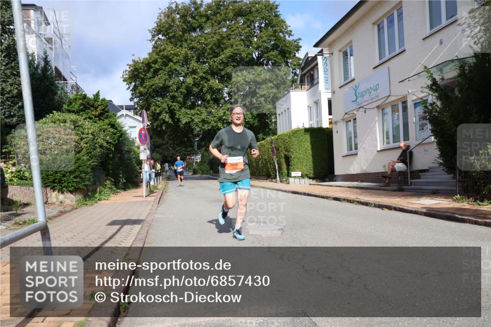 25.08.2024 - 20. Blankeneser Heldenlauf Strokosch-Dieckow http://msf.ph/oto/6857430 25.08.2024 09:48:41 Ziel 216, 250 meine-sportfotos.de