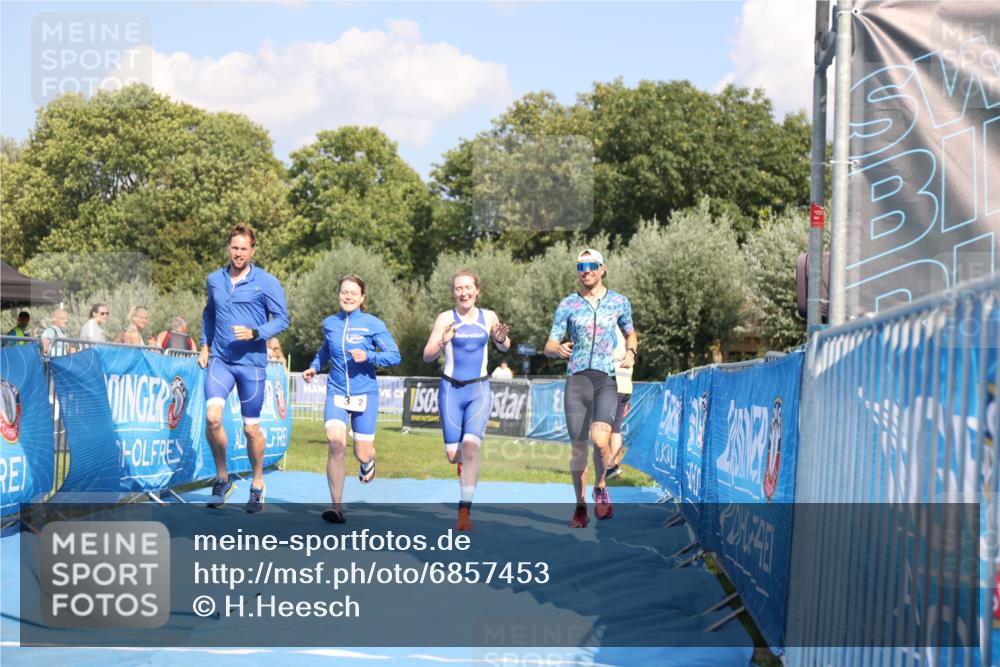 25.08.2024 - Elbe Triathlon Hamburg H.Heesch http://msf.ph/oto/6857453 25.08.2024 16:17:23 Ziel  meine-sportfotos.de