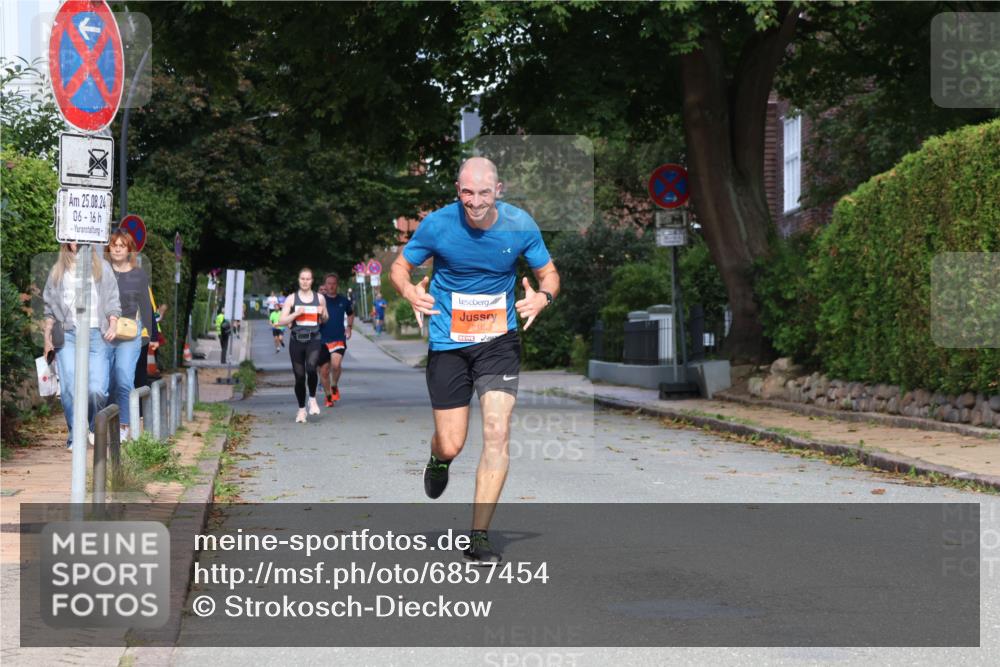 25.08.2024 - 20. Blankeneser Heldenlauf Strokosch-Dieckow http://msf.ph/oto/6857454 25.08.2024 09:48:44 Ziel 112, 216, 250 meine-sportfotos.de