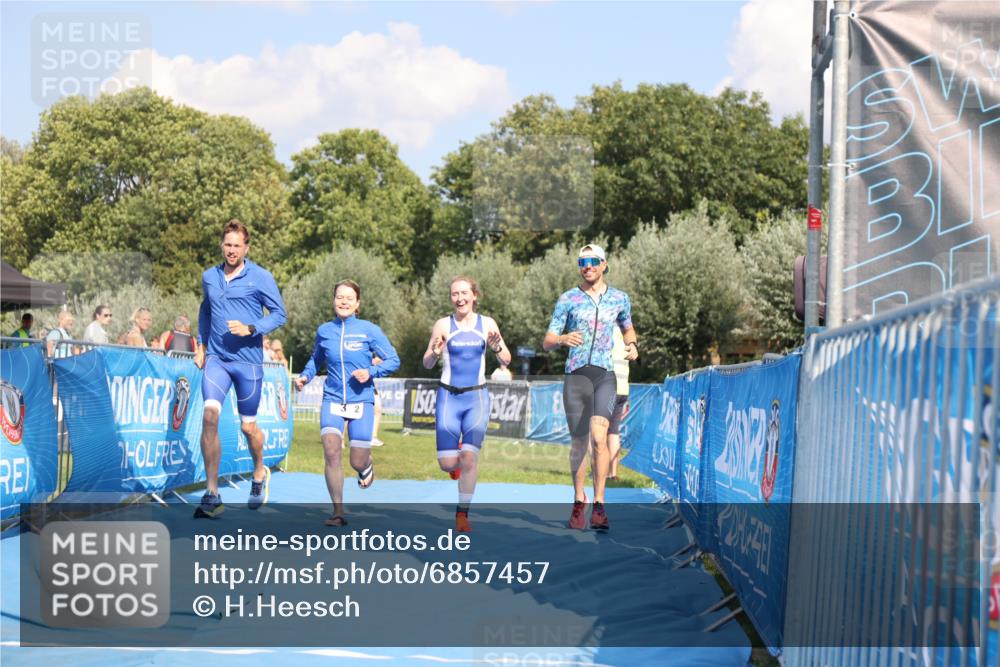 25.08.2024 - Elbe Triathlon Hamburg H.Heesch http://msf.ph/oto/6857457 25.08.2024 16:17:23 Ziel  meine-sportfotos.de
