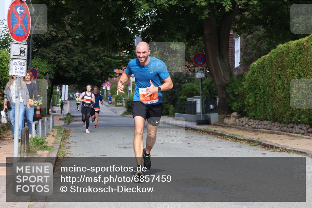 25.08.2024 - 20. Blankeneser Heldenlauf Strokosch-Dieckow http://msf.ph/oto/6857459 25.08.2024 09:48:45 Ziel 112, 166, 216, 250 meine-sportfotos.de