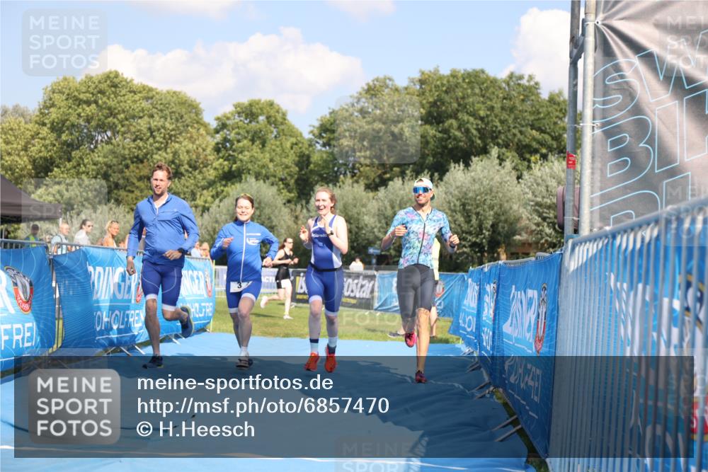 25.08.2024 - Elbe Triathlon Hamburg H.Heesch http://msf.ph/oto/6857470 25.08.2024 16:17:23 Ziel  meine-sportfotos.de