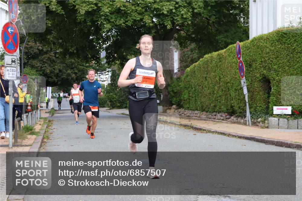 25.08.2024 - 20. Blankeneser Heldenlauf Strokosch-Dieckow http://msf.ph/oto/6857507 25.08.2024 09:48:51 Ziel 112, 131, 166, 216 meine-sportfotos.de
