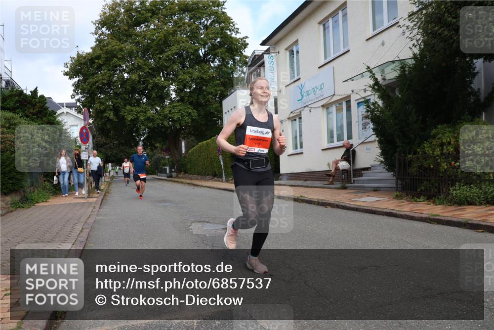 25.08.2024 - 20. Blankeneser Heldenlauf Strokosch-Dieckow http://msf.ph/oto/6857537 25.08.2024 09:48:53 Ziel 112, 118, 131, 166 meine-sportfotos.de