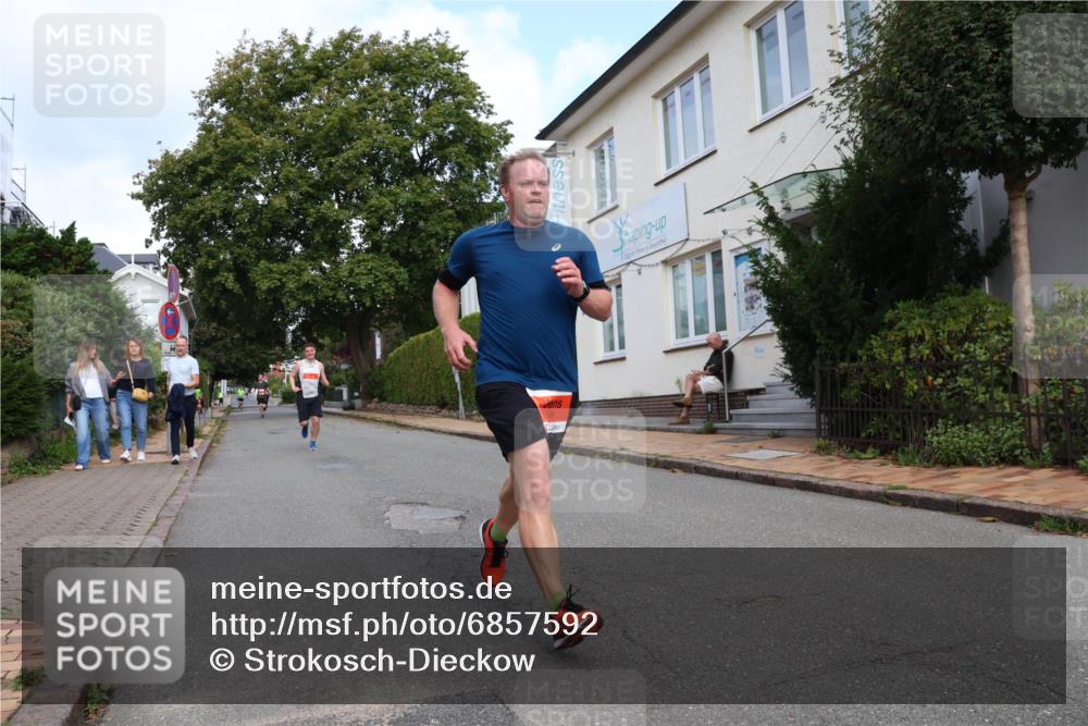 25.08.2024 - 20. Blankeneser Heldenlauf Strokosch-Dieckow http://msf.ph/oto/6857592 25.08.2024 09:48:56 Ziel 112, 118, 131, 166 meine-sportfotos.de