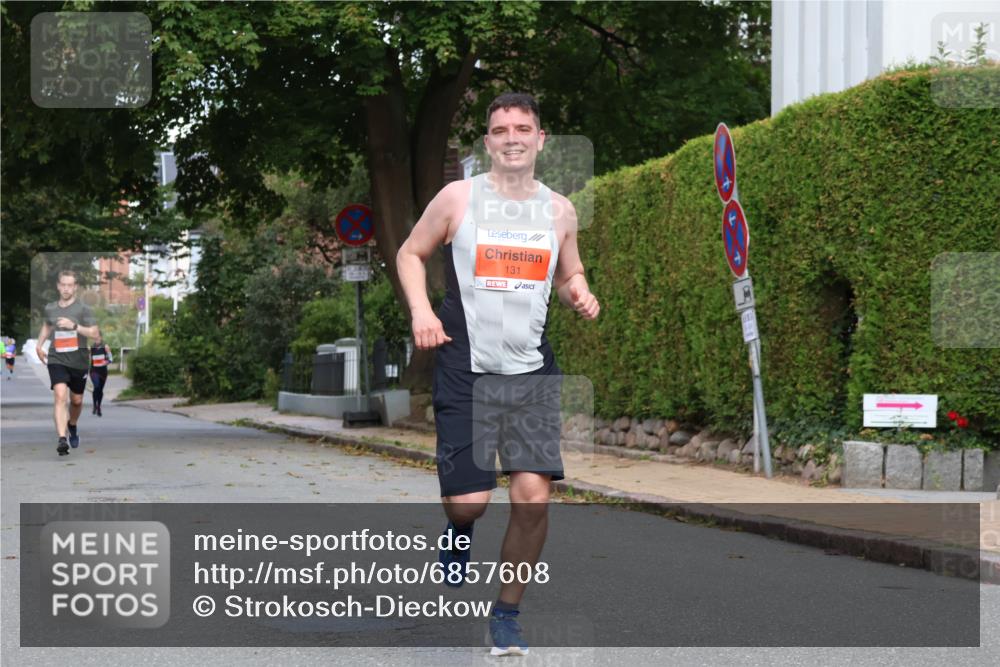 25.08.2024 - 20. Blankeneser Heldenlauf Strokosch-Dieckow http://msf.ph/oto/6857608 25.08.2024 09:48:57 Ziel 112, 118, 131, 166 meine-sportfotos.de