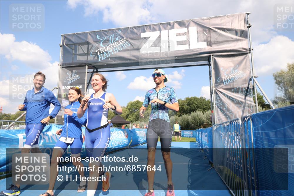 25.08.2024 - Elbe Triathlon Hamburg H.Heesch http://msf.ph/oto/6857644 25.08.2024 16:17:26 Ziel  meine-sportfotos.de