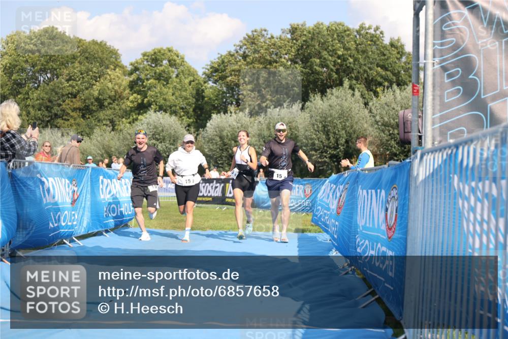 25.08.2024 - Elbe Triathlon Hamburg H.Heesch http://msf.ph/oto/6857658 25.08.2024 16:18:27 Ziel  meine-sportfotos.de
