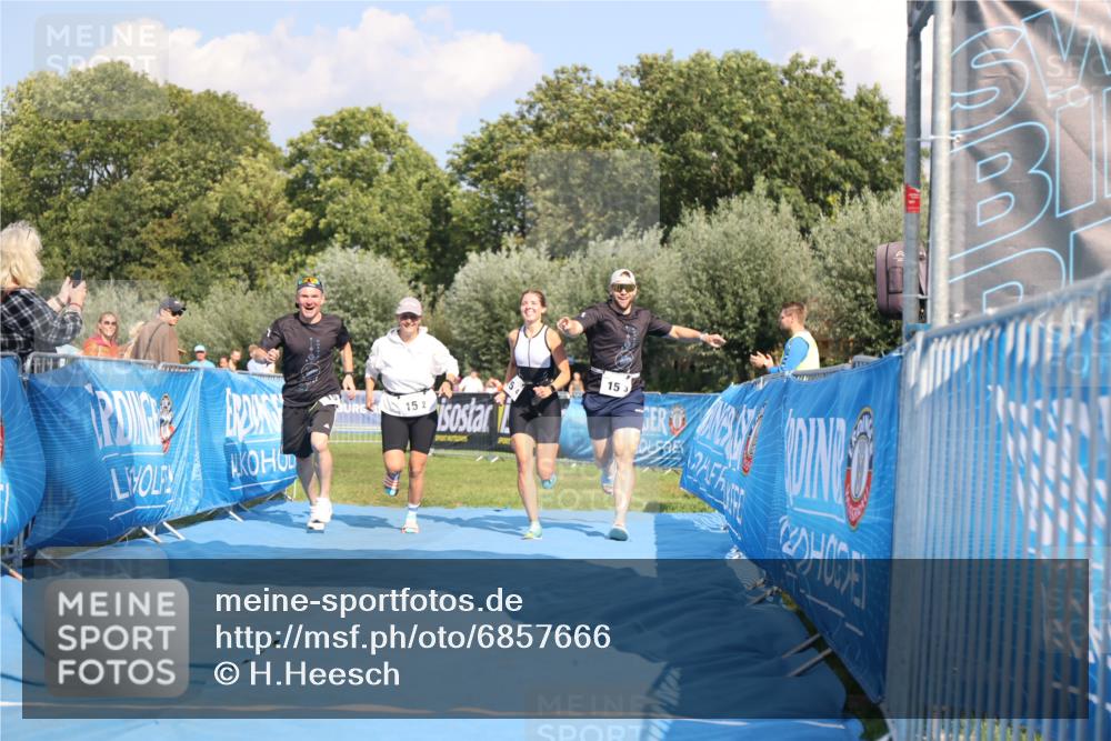 25.08.2024 - Elbe Triathlon Hamburg H.Heesch http://msf.ph/oto/6857666 25.08.2024 16:18:27 Ziel  meine-sportfotos.de