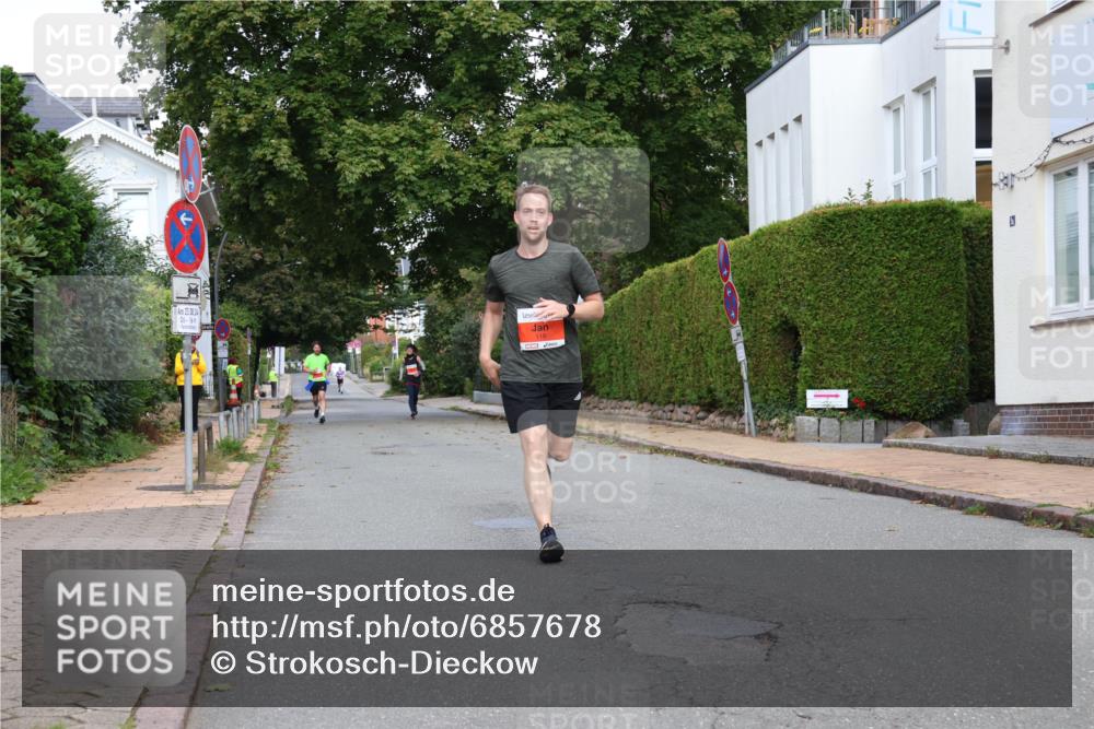 25.08.2024 - 20. Blankeneser Heldenlauf Strokosch-Dieckow http://msf.ph/oto/6857678 25.08.2024 09:49:03 Ziel 118, 127, 131, 202 meine-sportfotos.de
