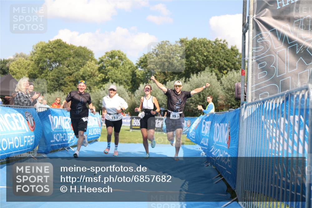 25.08.2024 - Elbe Triathlon Hamburg H.Heesch http://msf.ph/oto/6857682 25.08.2024 16:18:28 Ziel  meine-sportfotos.de