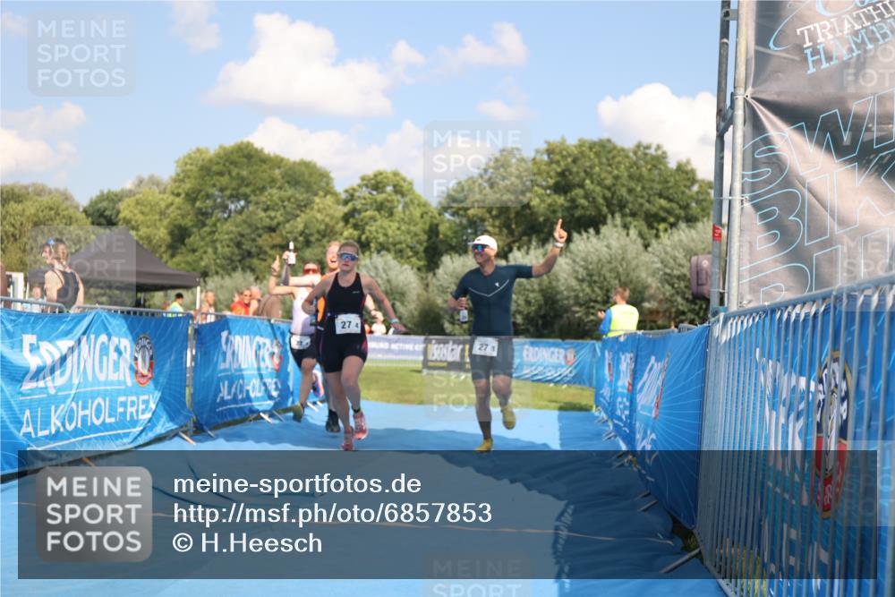 25.08.2024 - Elbe Triathlon Hamburg H.Heesch http://msf.ph/oto/6857853 25.08.2024 16:19:41 Ziel  meine-sportfotos.de