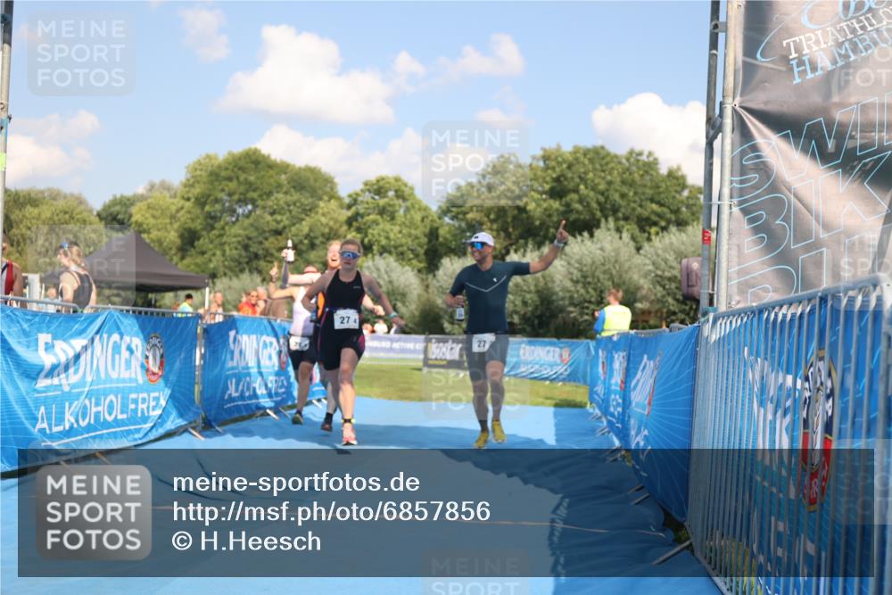 25.08.2024 - Elbe Triathlon Hamburg H.Heesch http://msf.ph/oto/6857856 25.08.2024 16:19:41 Ziel  meine-sportfotos.de