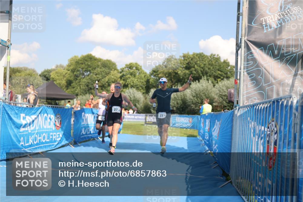 25.08.2024 - Elbe Triathlon Hamburg H.Heesch http://msf.ph/oto/6857863 25.08.2024 16:19:41 Ziel  meine-sportfotos.de
