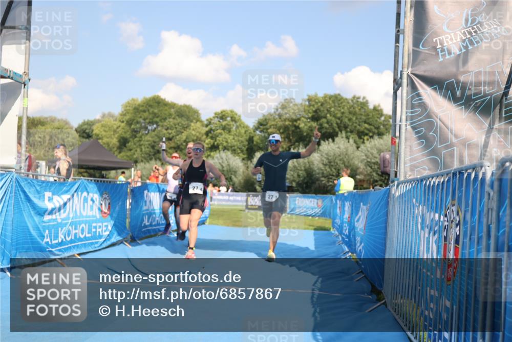 25.08.2024 - Elbe Triathlon Hamburg H.Heesch http://msf.ph/oto/6857867 25.08.2024 16:19:41 Ziel  meine-sportfotos.de