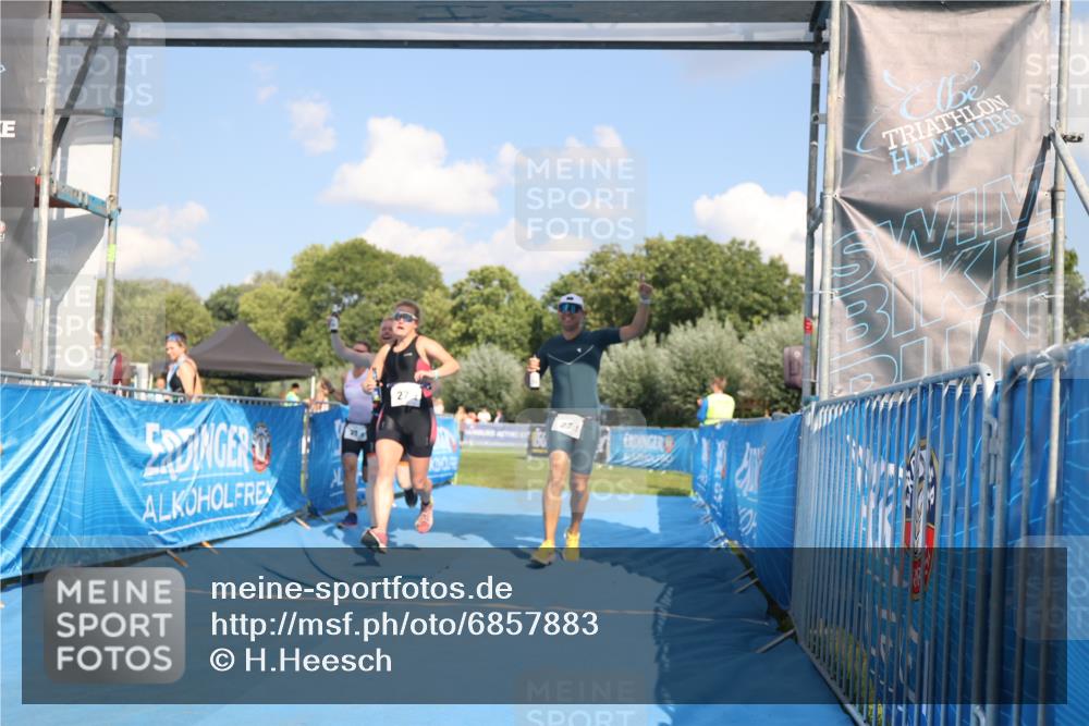 25.08.2024 - Elbe Triathlon Hamburg H.Heesch http://msf.ph/oto/6857883 25.08.2024 16:19:41 Ziel  meine-sportfotos.de