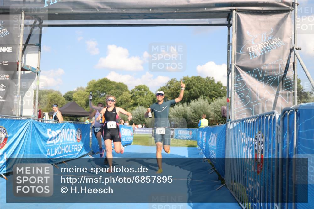 25.08.2024 - Elbe Triathlon Hamburg H.Heesch http://msf.ph/oto/6857895 25.08.2024 16:19:41 Ziel  meine-sportfotos.de