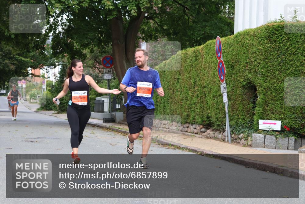 25.08.2024 - 20. Blankeneser Heldenlauf Strokosch-Dieckow http://msf.ph/oto/6857899 25.08.2024 09:49:52 Ziel 211, 212 meine-sportfotos.de